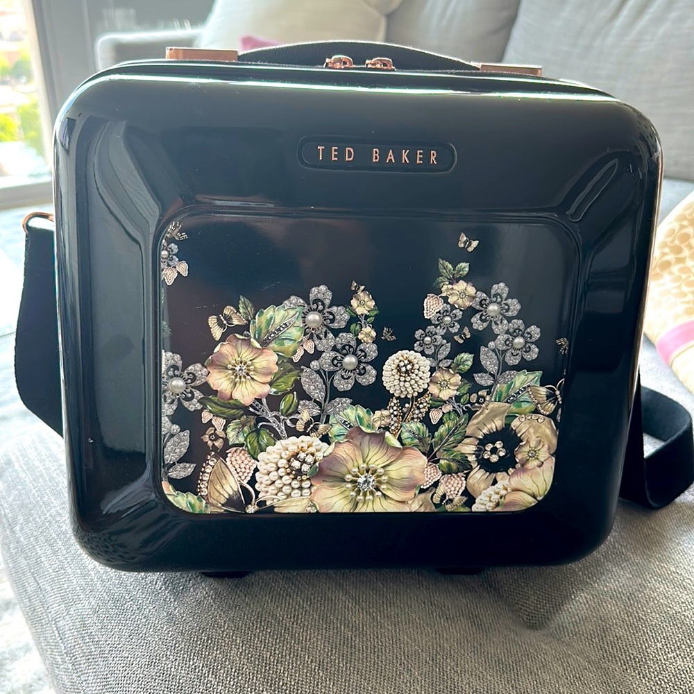 Ted Baker Vanity case